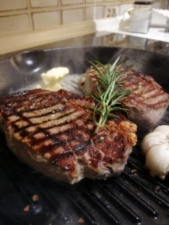 Petromax - Grill-Feuerpfanne - Poêle -Matériel De Camping petromax grill feuerpfanne pfanne c1740fcd8ca6f3d497e9156a747265aa 1